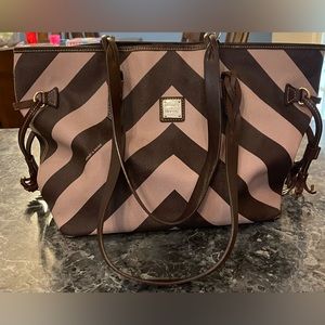 Dooney & Bourke Tote